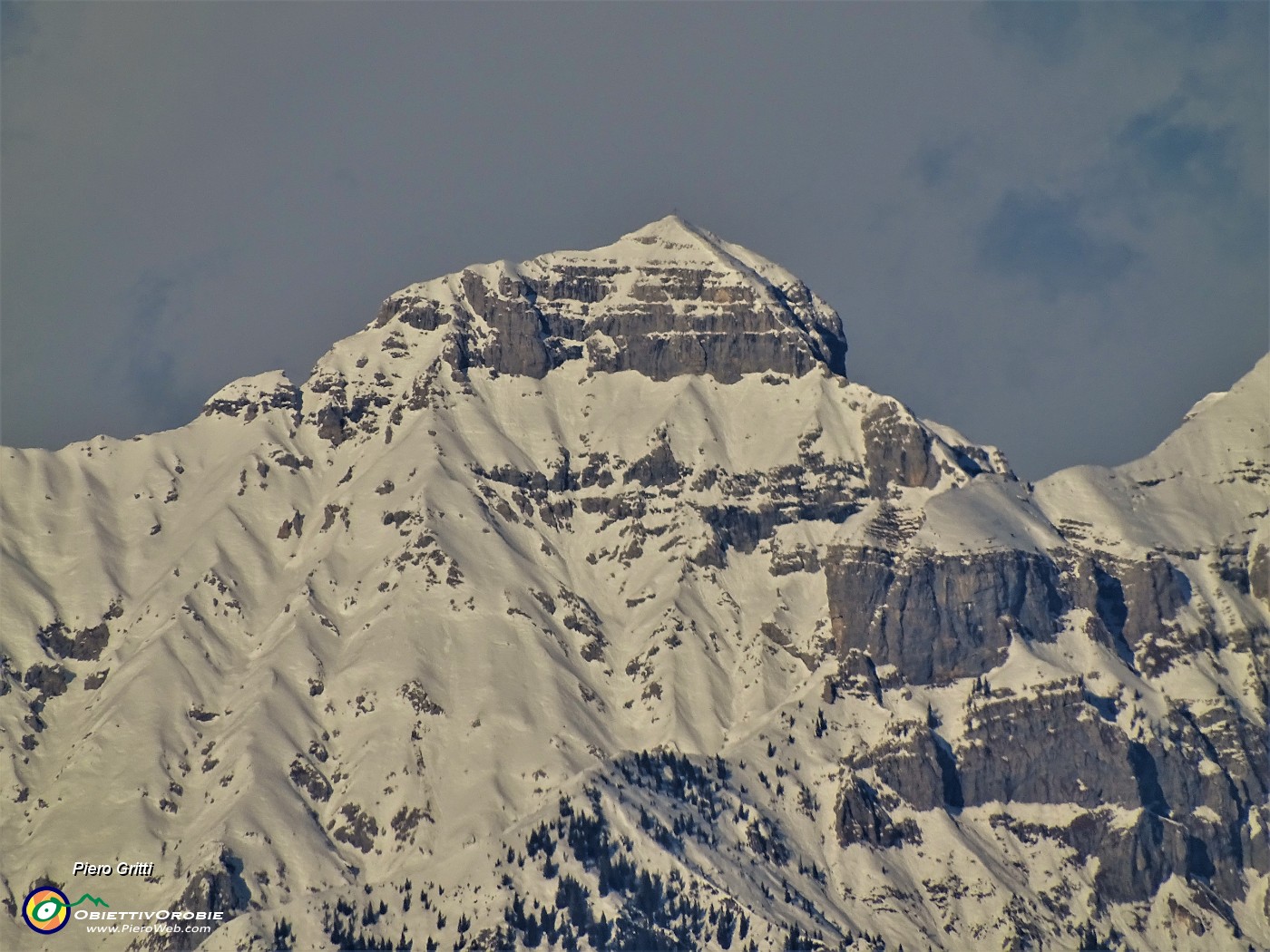 66 Zoom in Pegherolo (2369 m).JPG